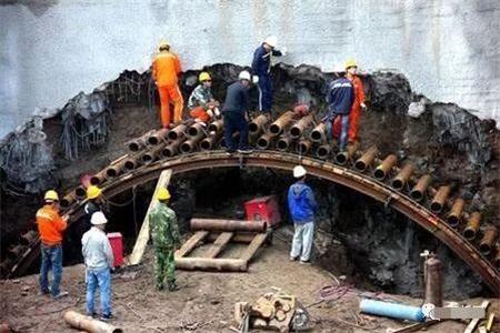 衢江隧道钢花管支护案例